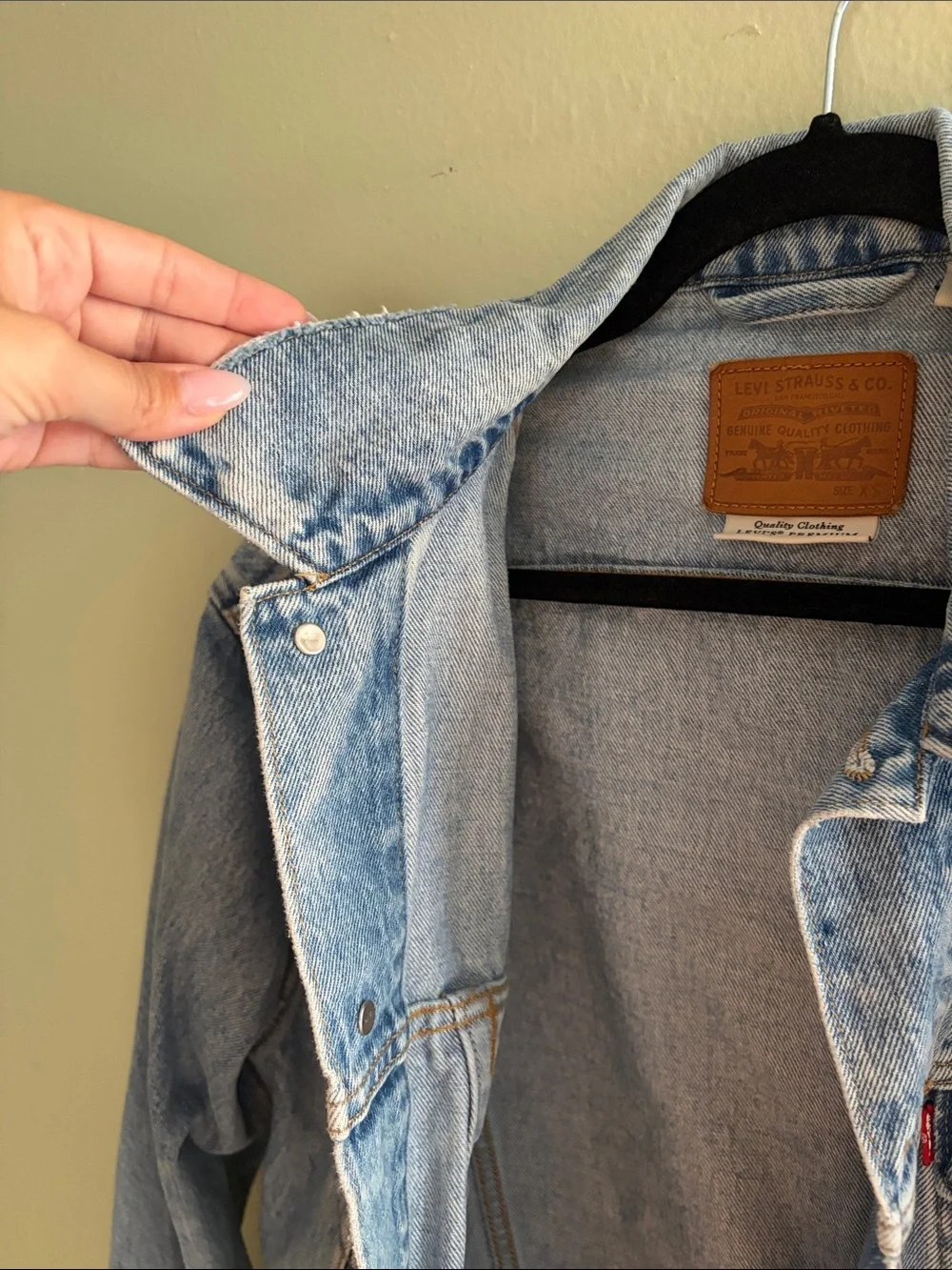 Levi’s Vintage Blue Denim Trucker Jacket - Classic Jean Jacket - Picture 10 of 15